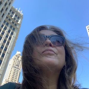 Meet your Posher, Claudia